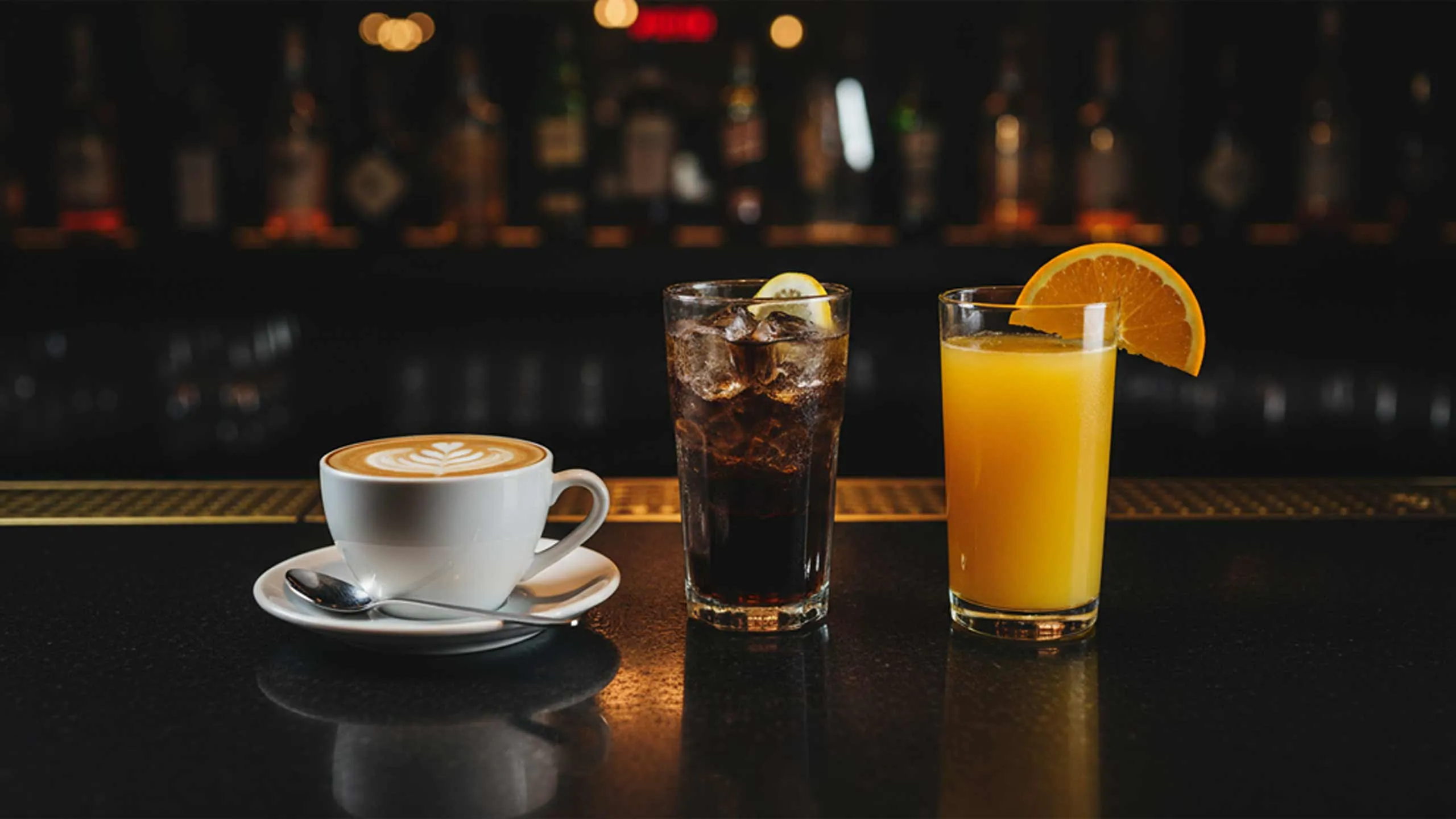 Vitos-Bar-Friedrichshafen-Cocktailbar-Aperobar-Weinbar-Paninibar-Header-Softdrinks Vitos-Bar-Friedrichshafen-Cocktailbar-Aperobar-Weinbar-Paninibar-Header-Softdrinks