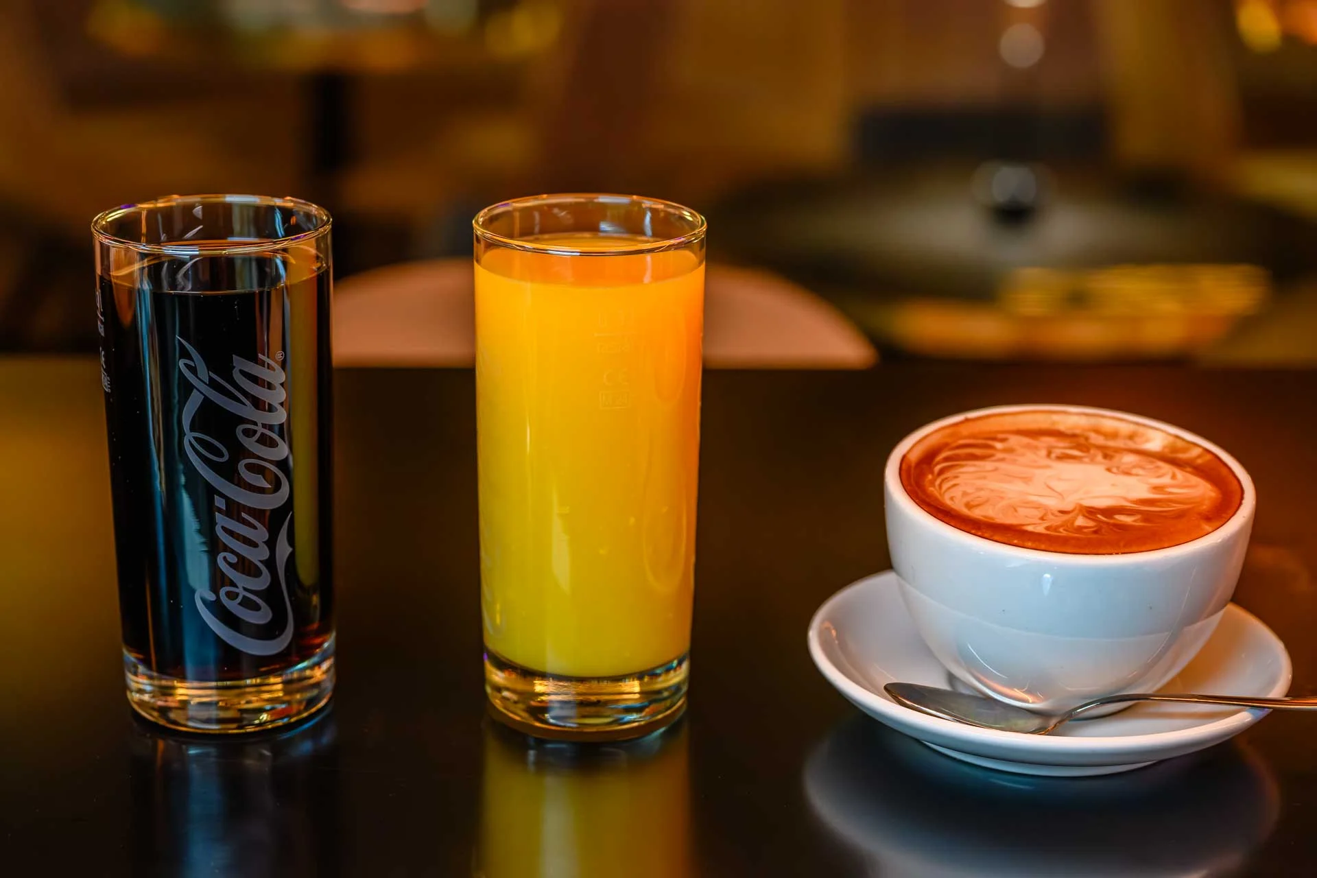 Vitos-Bar-Friedrichshafen-Cocktailbar-Aperobar-Weinbar-Paninibar-KDS_5375-1920px